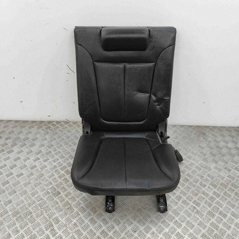 Rear seat 891602B041MZM
