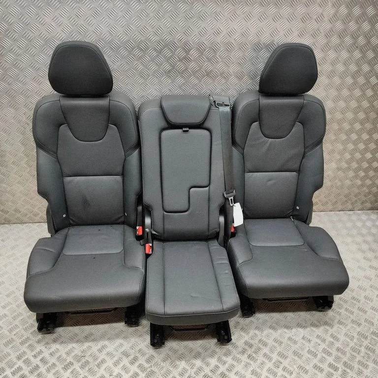 Aizmugurējais sēdeklis 32403797