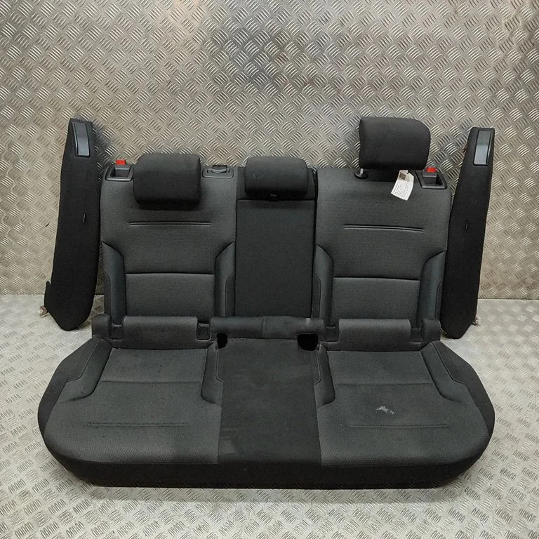 Aizmugurējais sēdeklis 5G0880442A