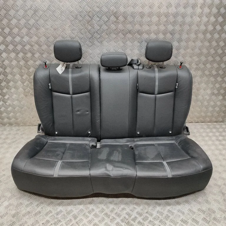 Kanapa tylna 886005SH5A