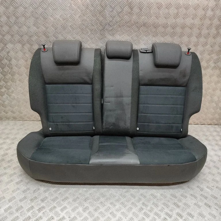 Aizmugurējais sēdeklis 88300BV86C