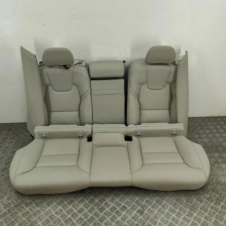 Aizmugurējais sēdeklis 31488210