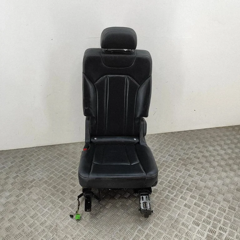Tagaiste 4M0883107A