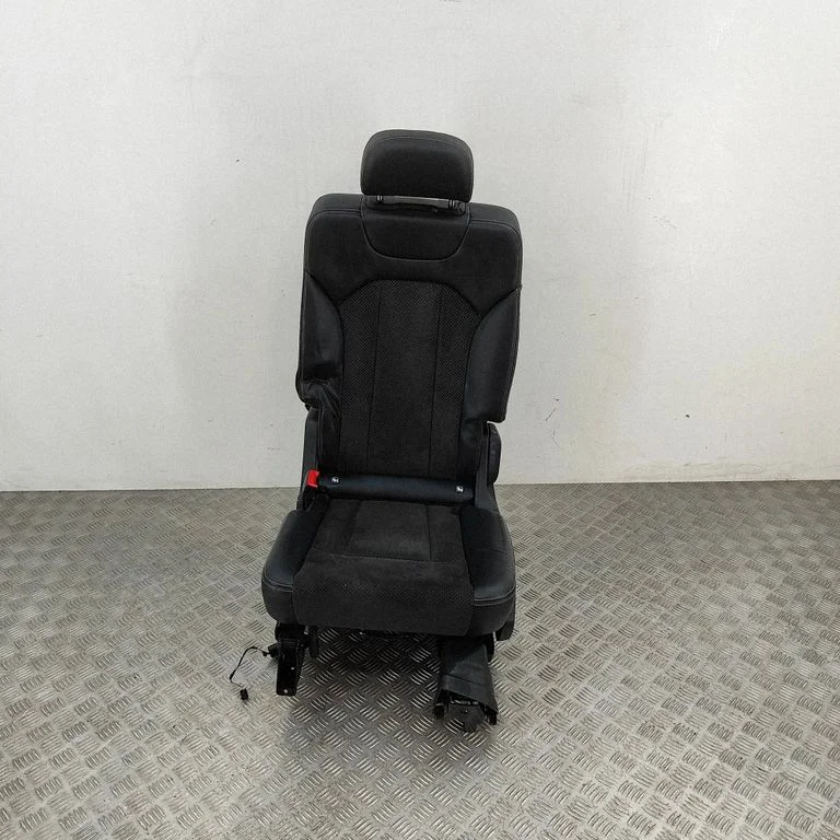 Aizmugurējais sēdeklis 4M0883108D