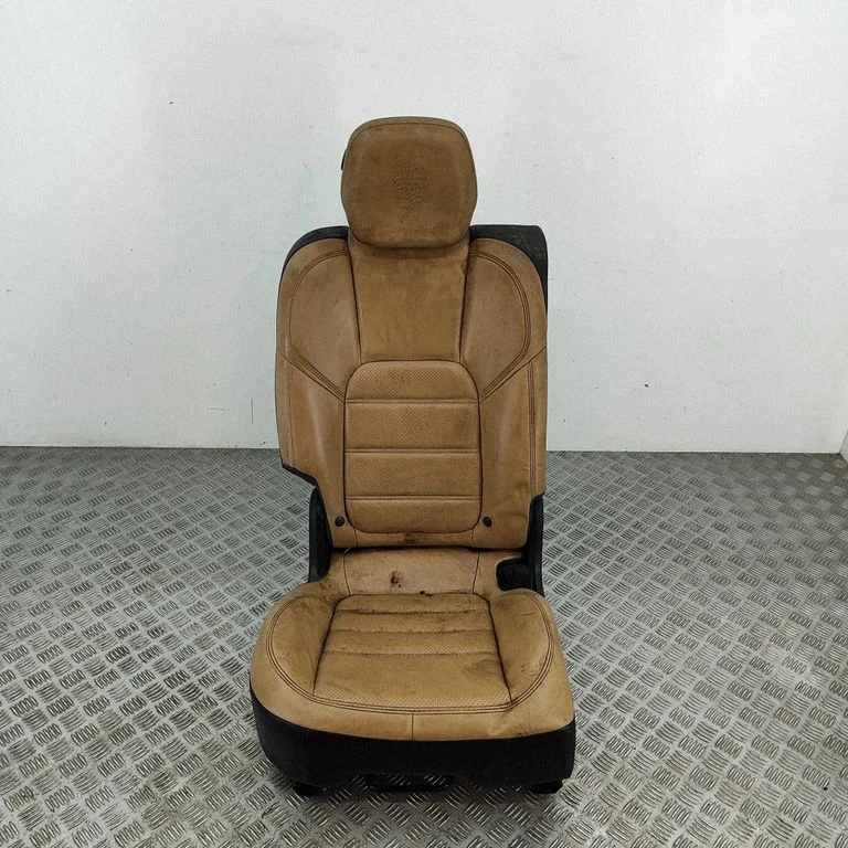 Aizmugurējais sēdeklis 95852210210