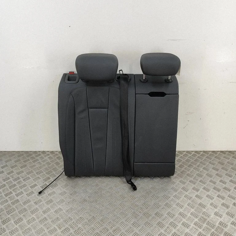Aizmugurējais sēdeklis 8W9885502