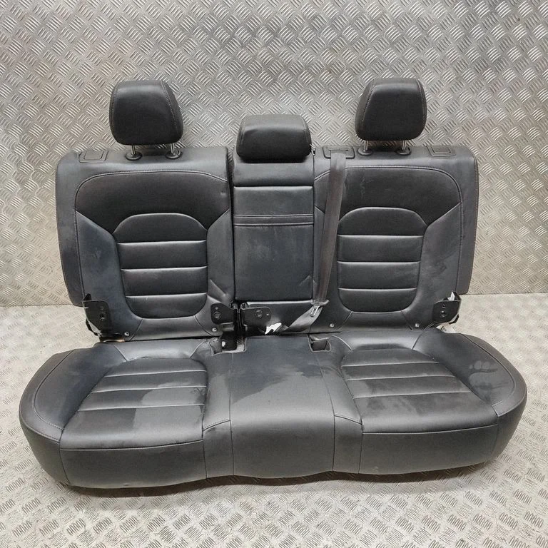 Rear seat 10612916OSA