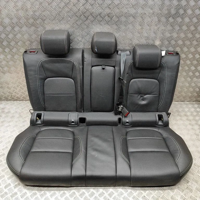Aizmugurējais sēdeklis J9D366800AA