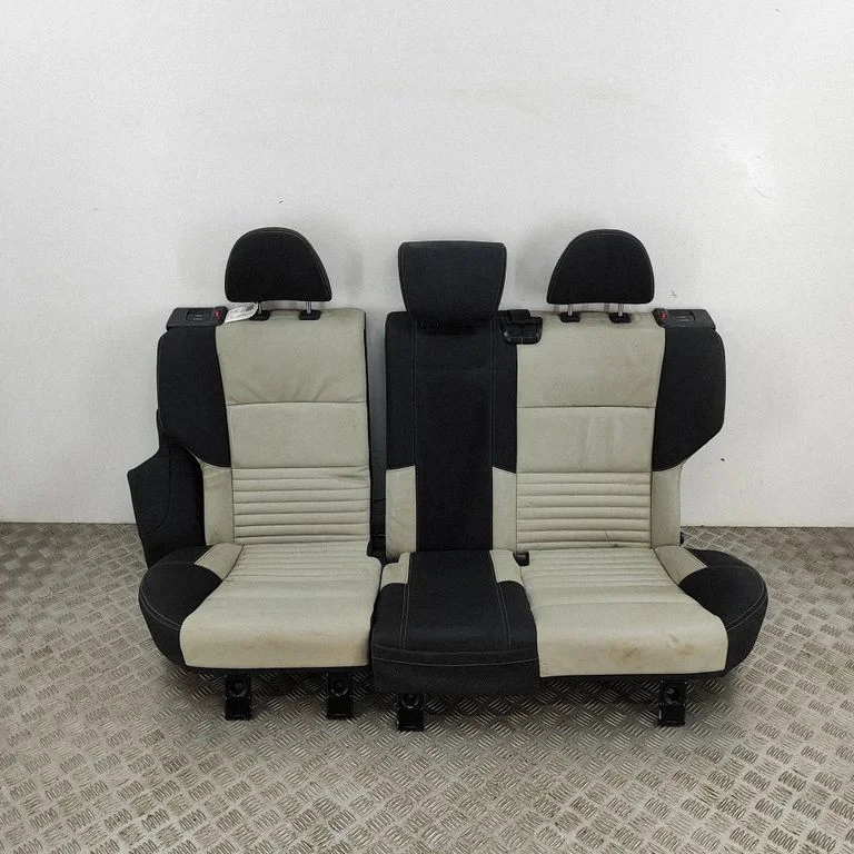 Aizmugurējais sēdeklis 30615668