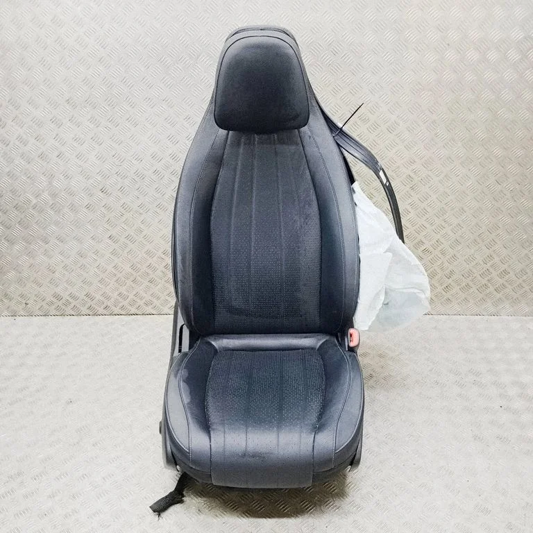 Priekšējais pasažiera sēdeklis A0009108711