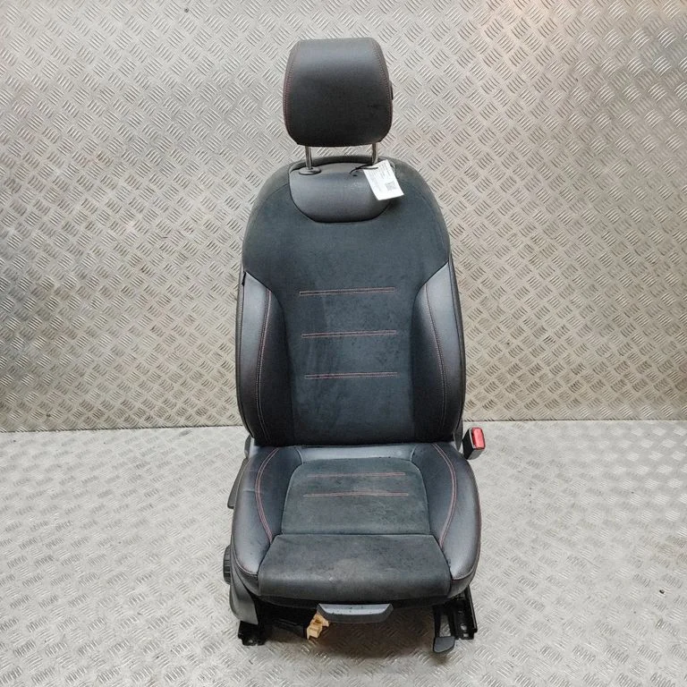 Priekšējais pasažiera sēdeklis A0009103312
