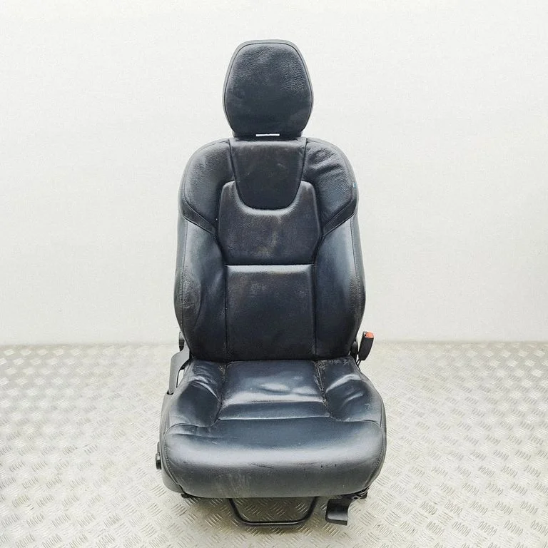 Front passenger seat 32341695