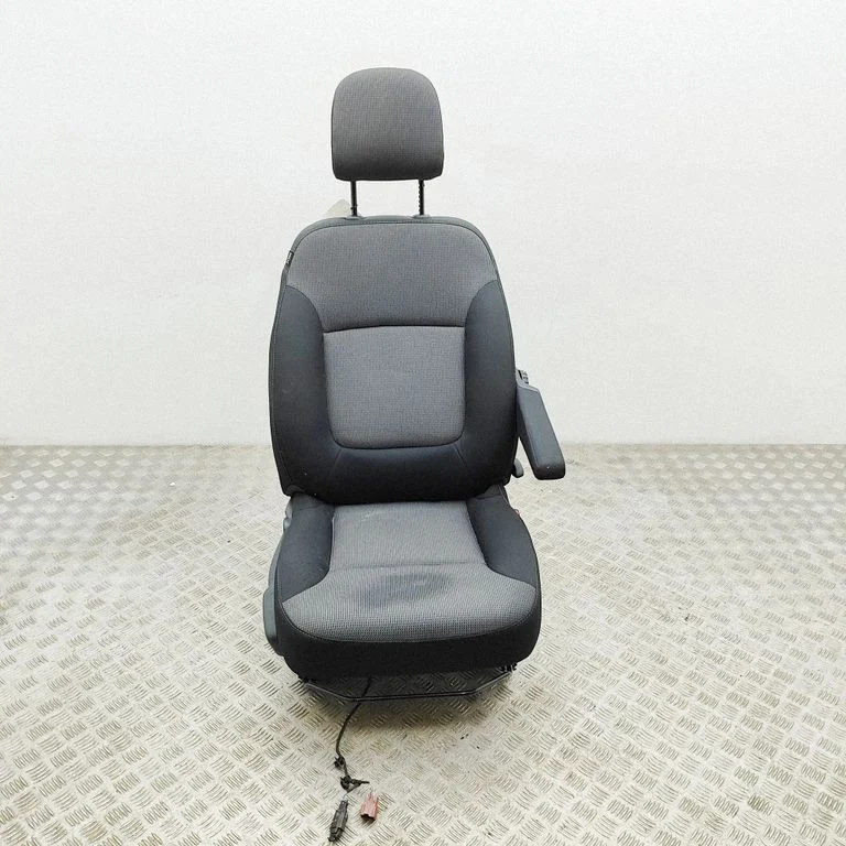 Front passenger seat – Renault Trafic III (X82) (2014-)