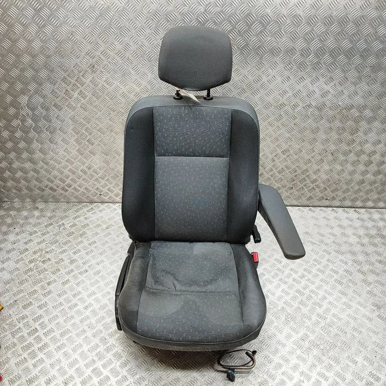 Front passenger seat 870001187R
