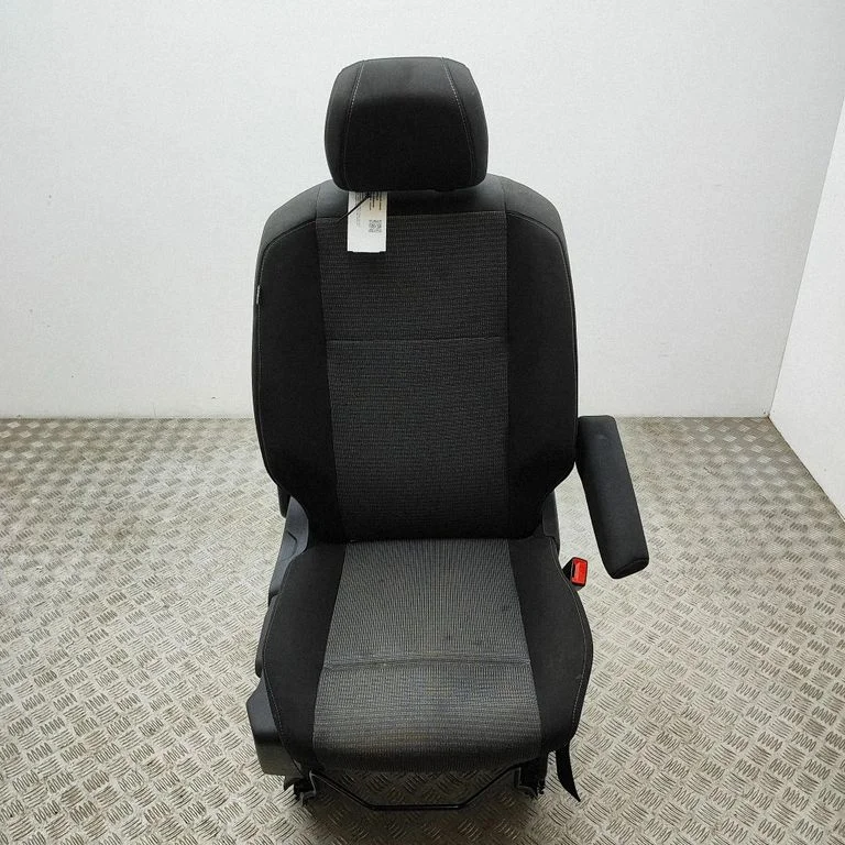 Priekšējais pasažiera sēdeklis SU001B1001