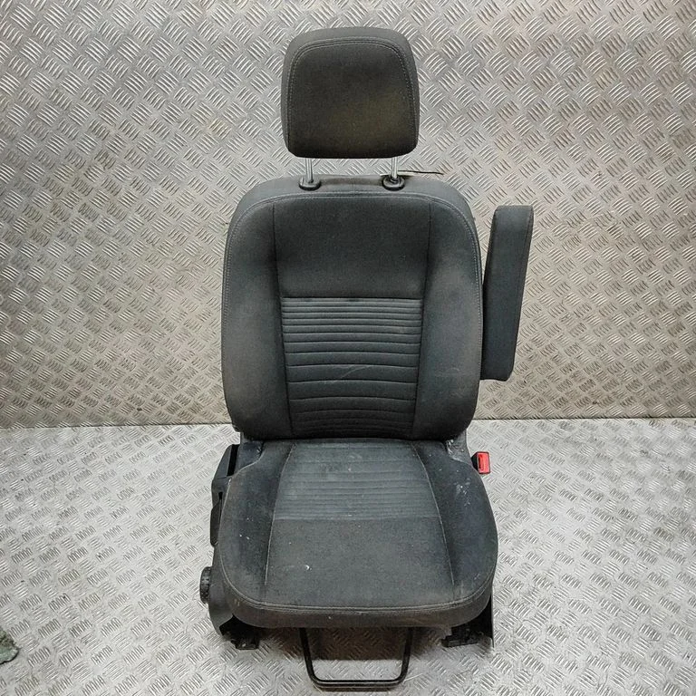 Fotel pasażera przedni BK21645A82AA