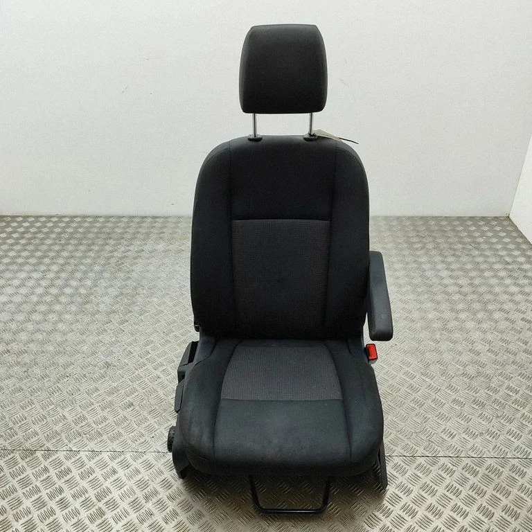 Fotel pasażera przedni BK2161714BM
