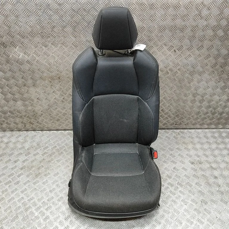 Front passenger seat 7107142J20C0