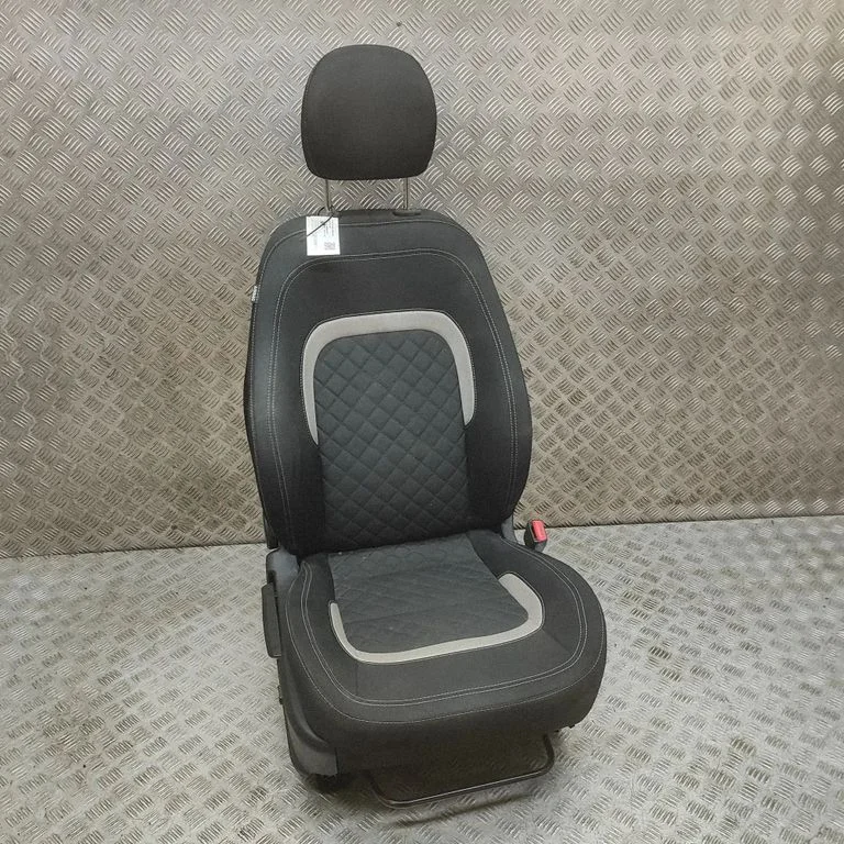 Priekšējais pasažiera sēdeklis – KIA Ceed (2012-2018)