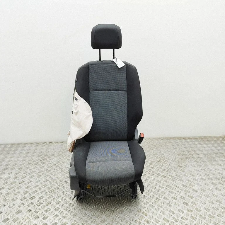 Priekšējais pasažiera sēdeklis SU001B0184