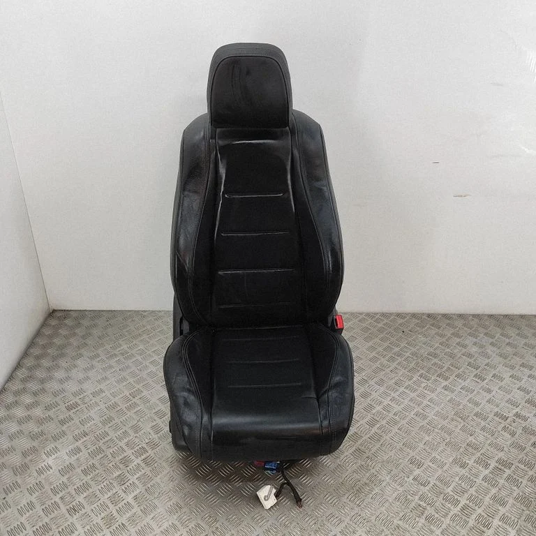 Priekšējais pasažiera sēdeklis A0009103311