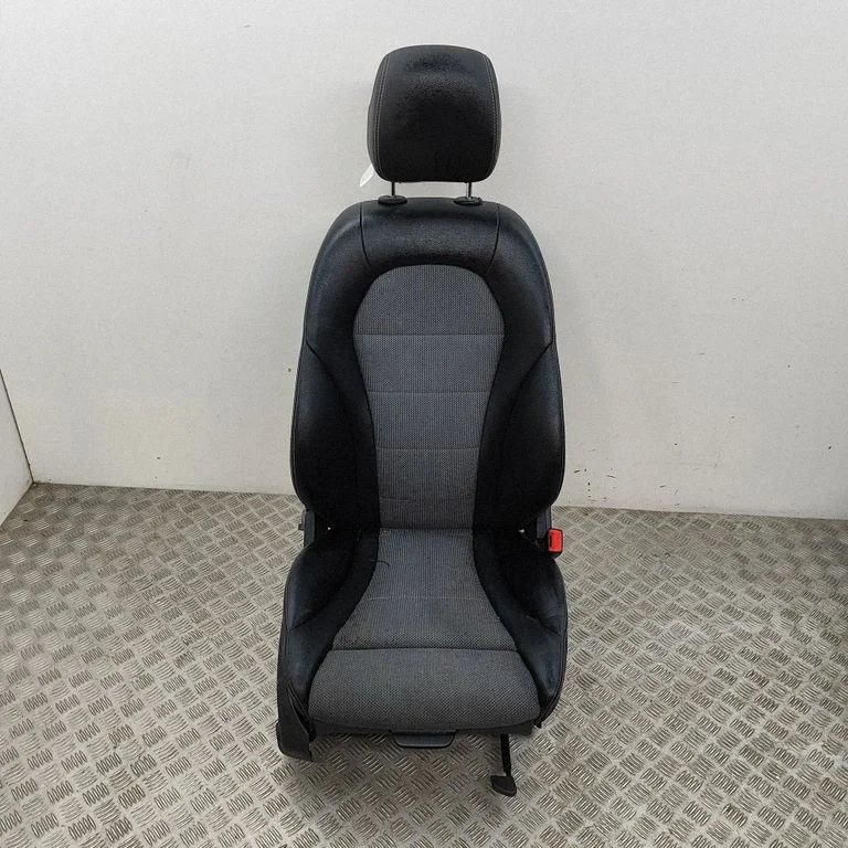 Priekšējais pasažiera sēdeklis A0009108202