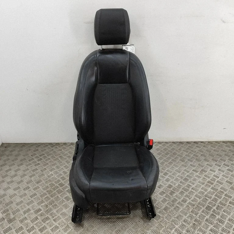 Fotel pasażera przedni FK7261014AD