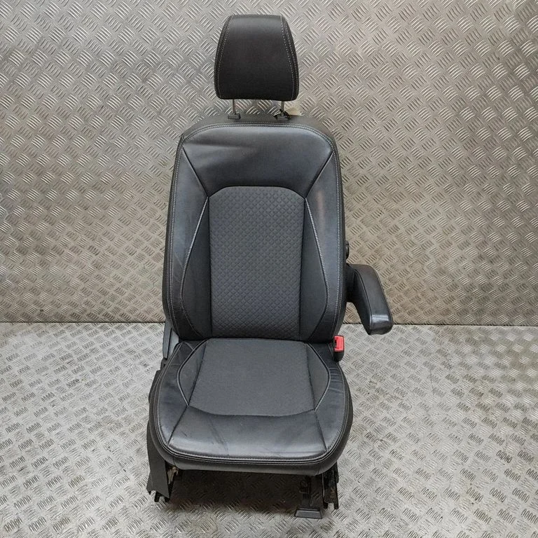 Front passenger seat CN15A608A14DK