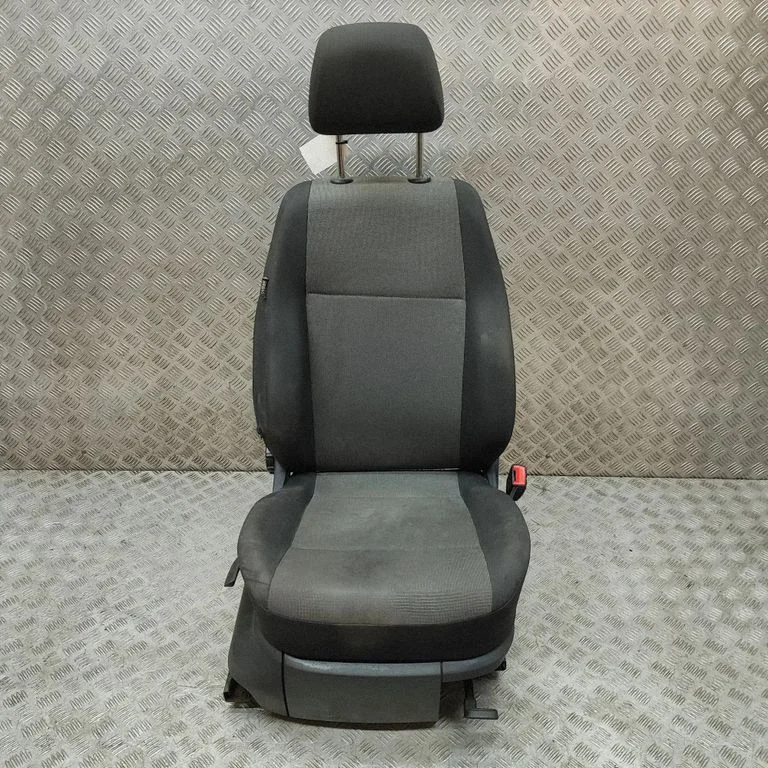 Front passenger seat – Volkswagen Caddy (2015-2020)
