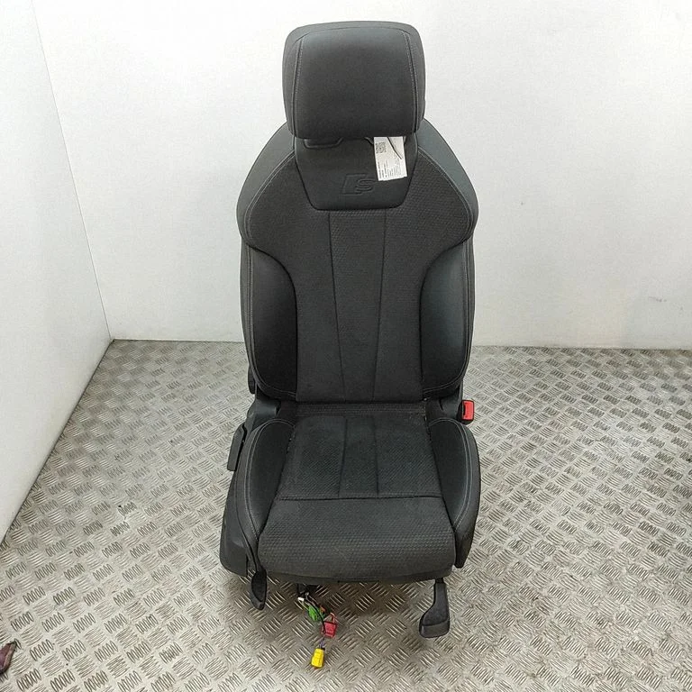 Priekšējais pasažiera sēdeklis 8W0881806AK