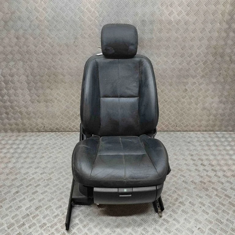 Priekšējais pasažiera sēdeklis A2219102036