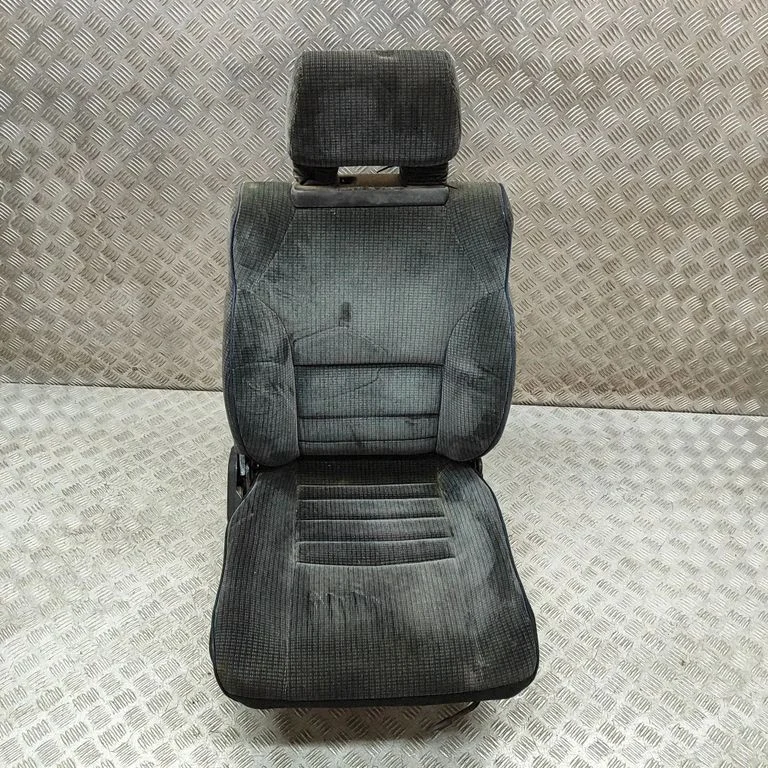 Fotel pasażera przedni 7143017240 – Toyota MR2 (W10) I (1984-1989)