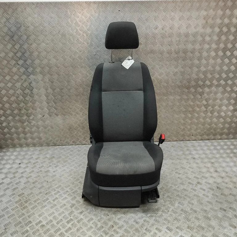 Front passenger seat – Volkswagen Caddy (2015-2020)