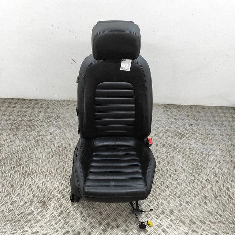 Priekšējais pasažiera sēdeklis 3AA881806FL