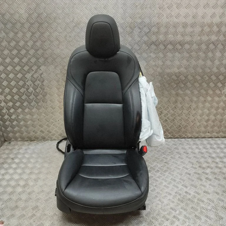 Front passenger seat 149875300A