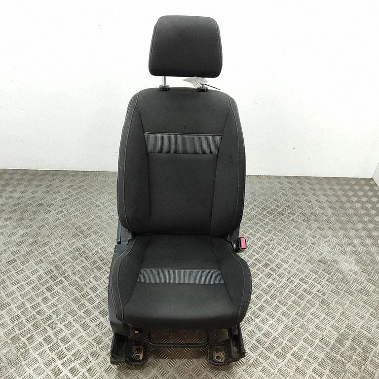 Eesmine kõrvalistuja iste AB392164416HA3A06