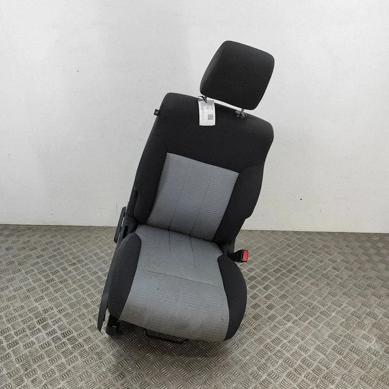 Priekšējais pasažiera sēdeklis 68004602AA