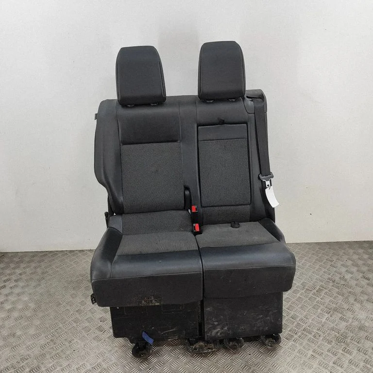 Fotel pasażera przedni SU001A5359