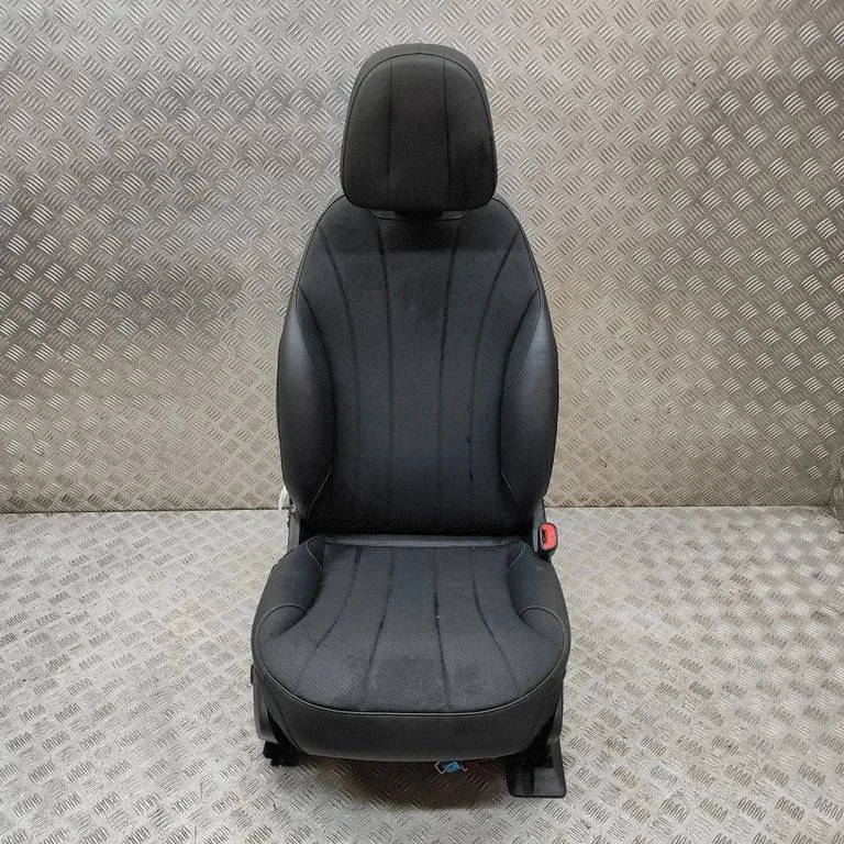 Priekšējais pasažiera sēdeklis A0009109611