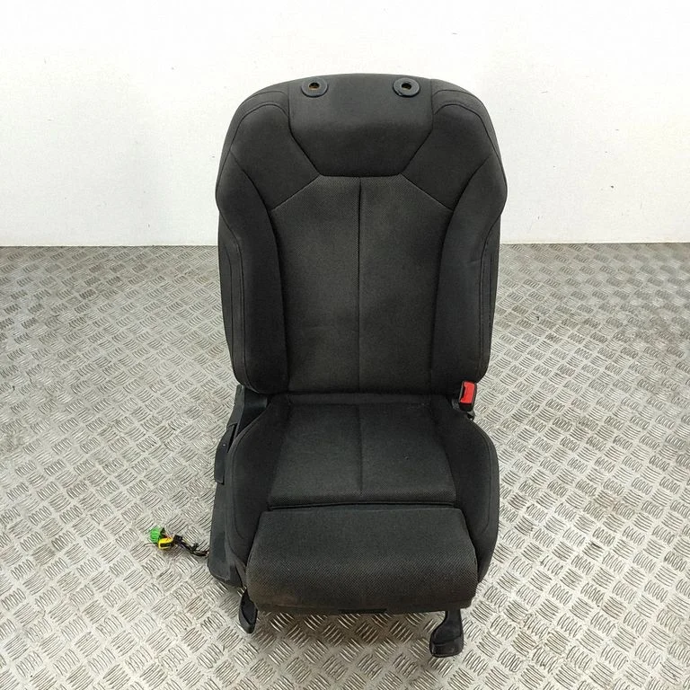 Priekšējais pasažiera sēdeklis 83A881776A