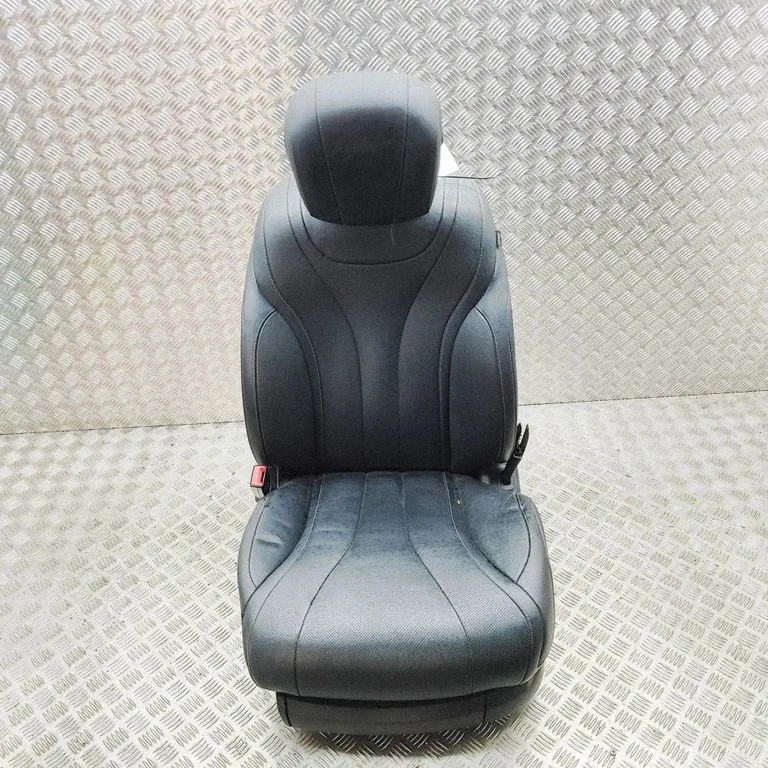 Fotel kierowcy A0009108904
