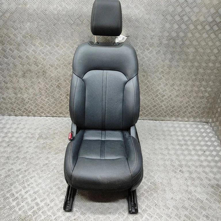 Priekšējais vadītāja sēdeklis KSS557150C02