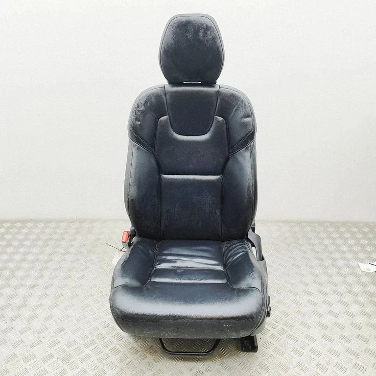 Front driver seat 32341692