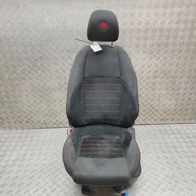 Priekšējais vadītāja sēdeklis 51798676