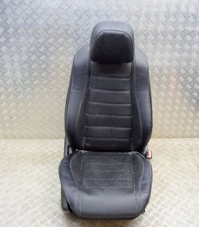 Fotel pasażera przedni A0009102912