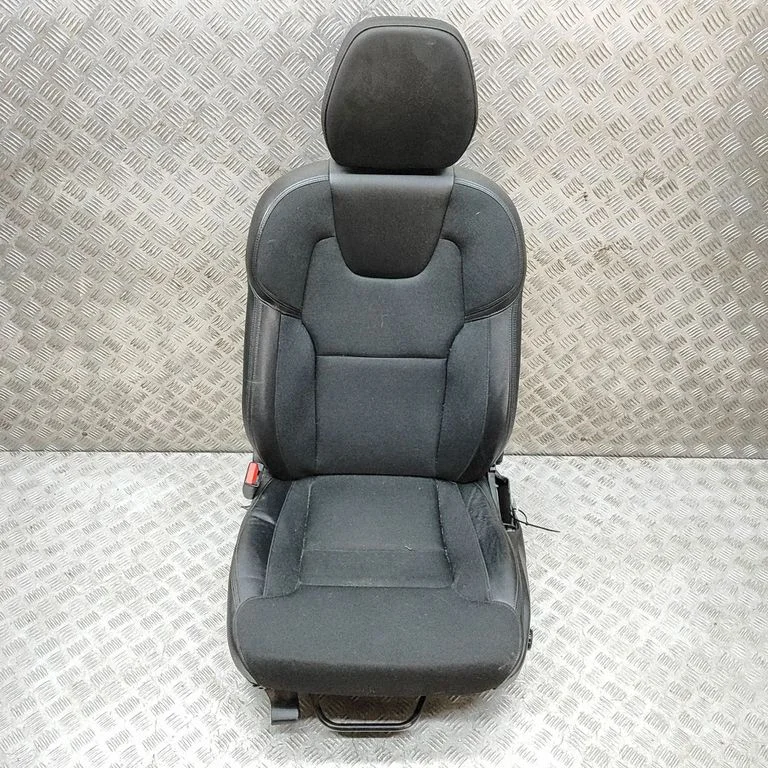 Priekšējais vadītāja sēdeklis 31435120