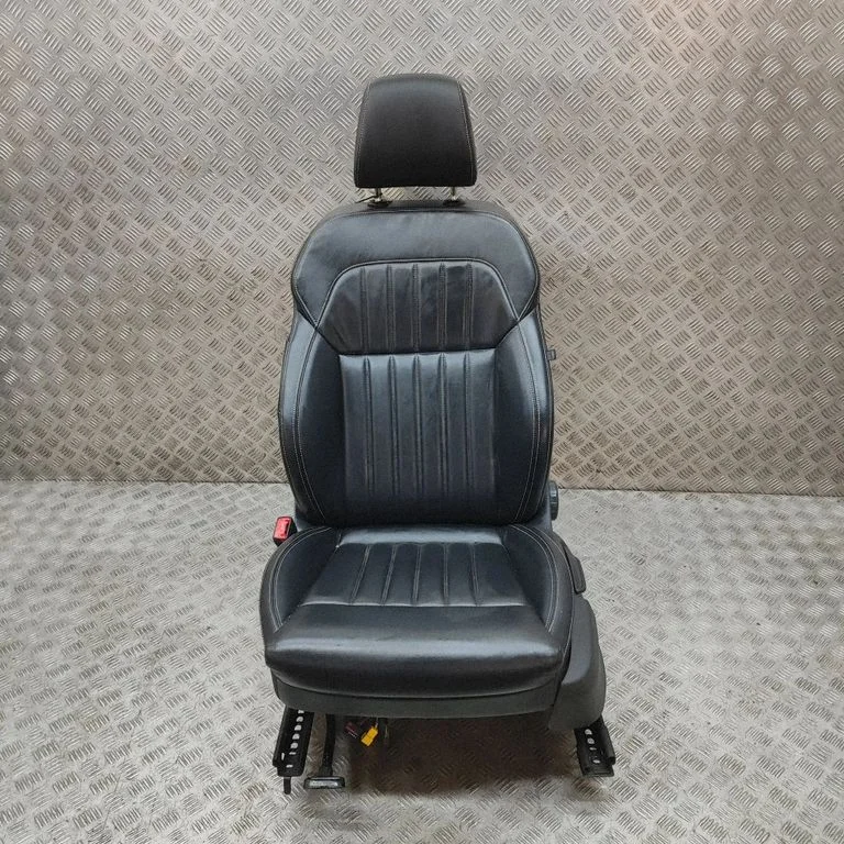 Front driver seat 3AA881045AE