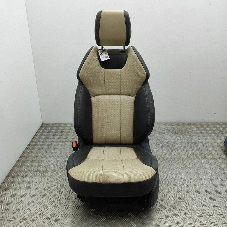 Priekšējais vadītāja sēdeklis FK7261015AD