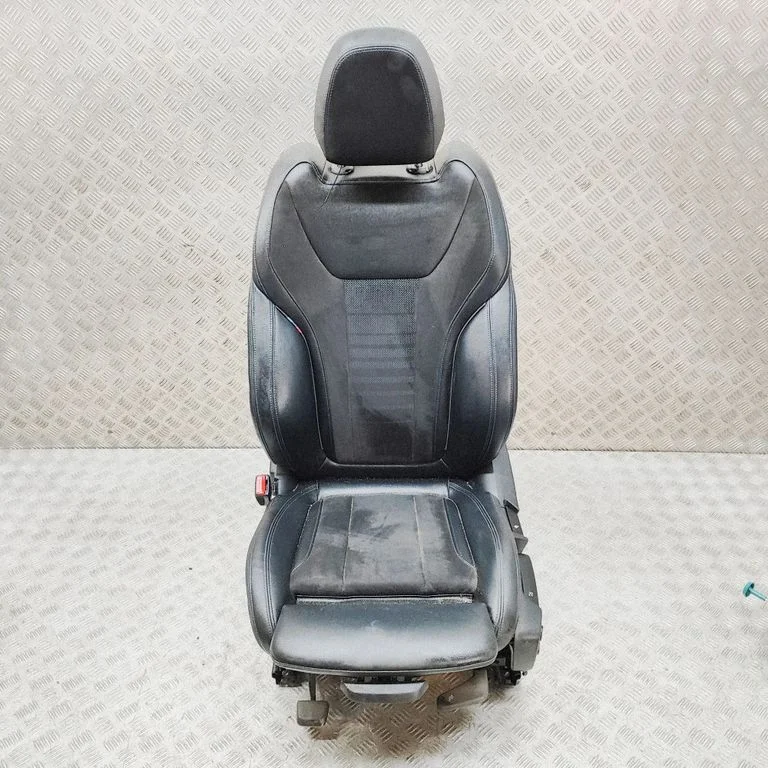 Front driver seat – BMW 4 Series G22 G23 G24 G26 (2020-)