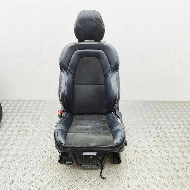 Front driver seat 32341692